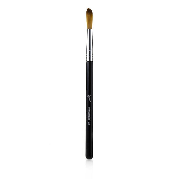 Sigma Beauty E48 Pointed Crease Brush -